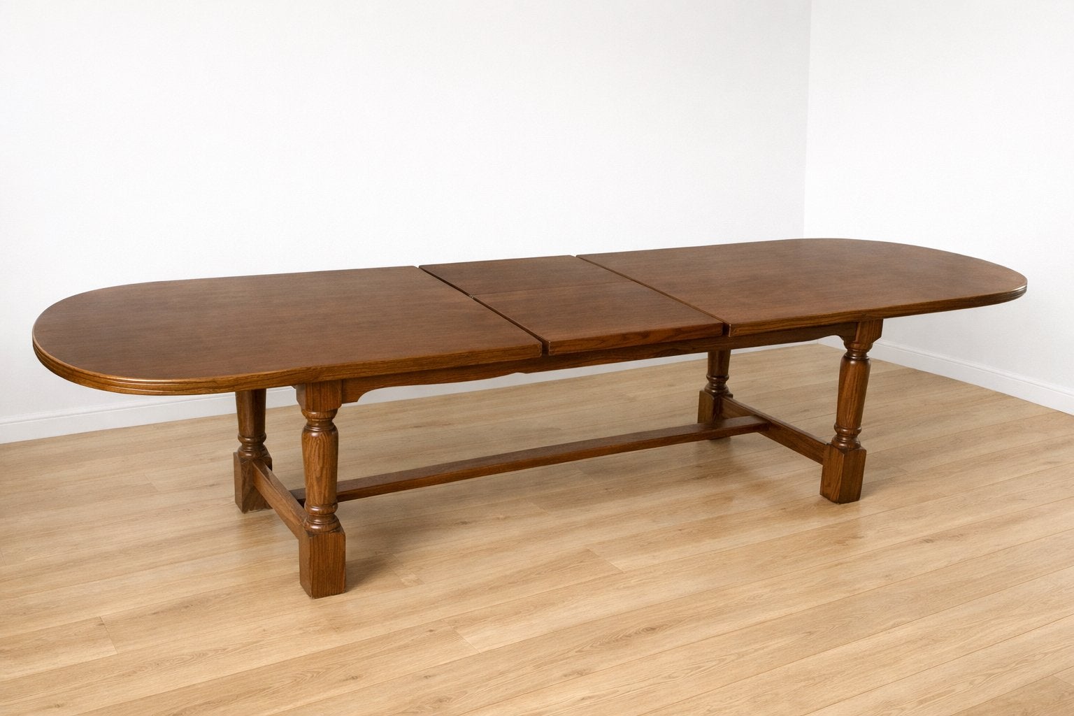 Massieve eiken uitschuifbare tafel – tijdloos en stevig, Huis en Inrichting, Ophalen, Eikenhout
