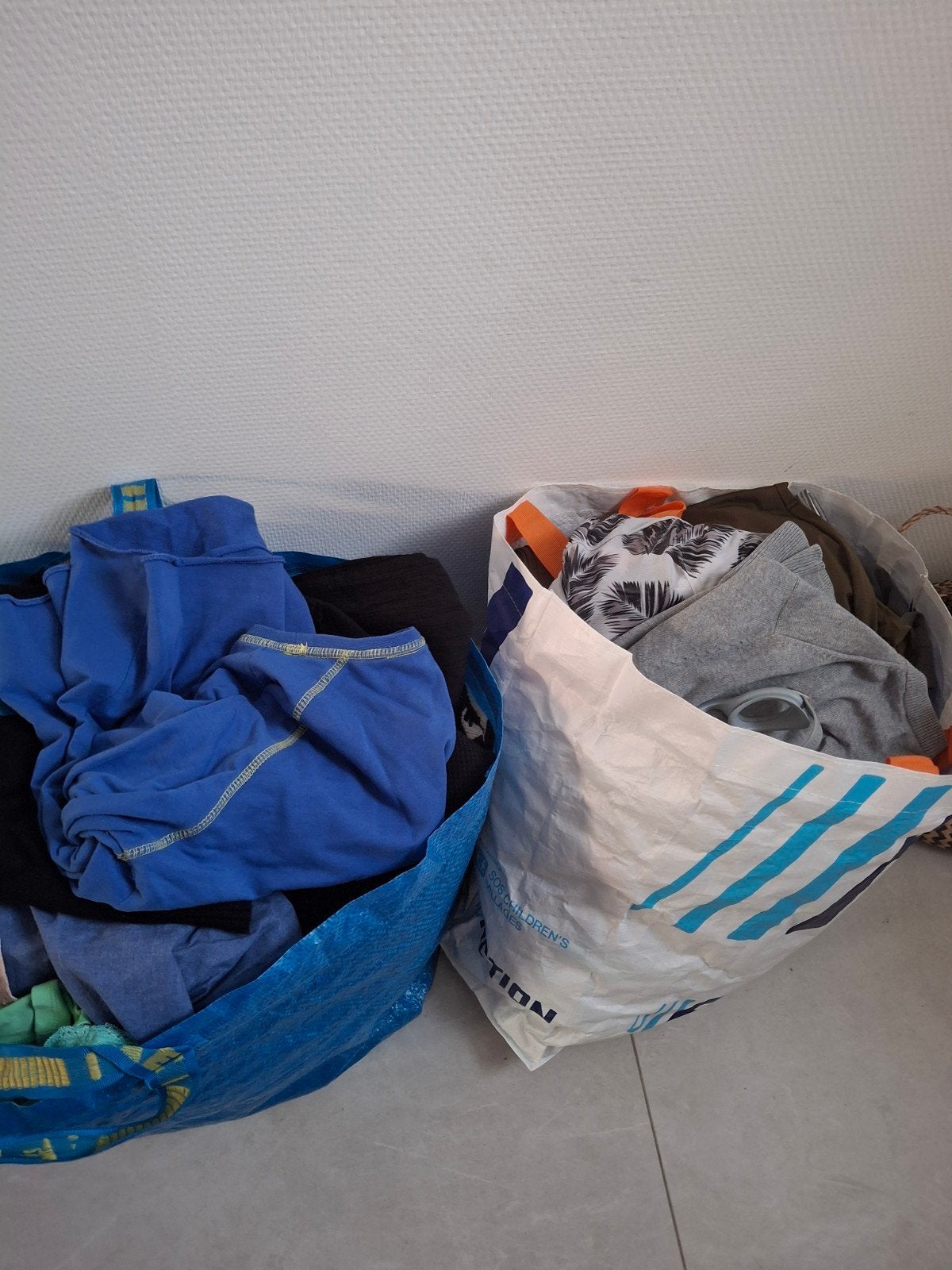 Lot Ado taille S Disponible, Enlèvement, Porté