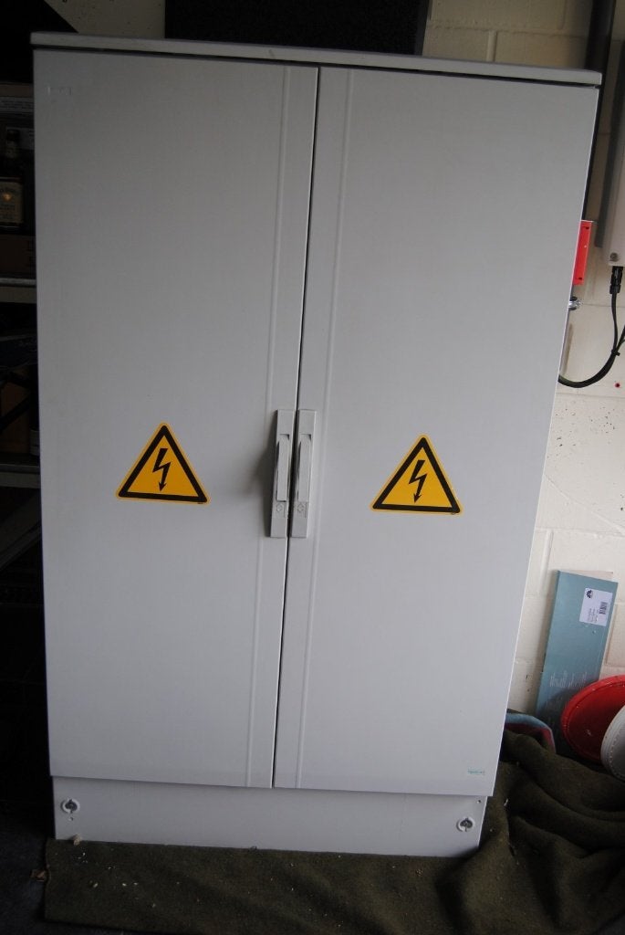 Schneider polyester zekeringkast / schakelkast, Doe-het-zelf en Bouw, Elektriciteit en Kabels, Ophalen, Gebruikt