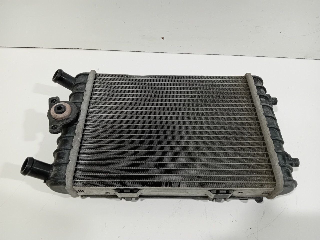 Radiateur Volkswagen Touareg, Onderdelen@venauto.nl, Van der Ven Autorecycling B.V., Ettenseweg 76, 4706 PB Roosendaal, The Netherlands