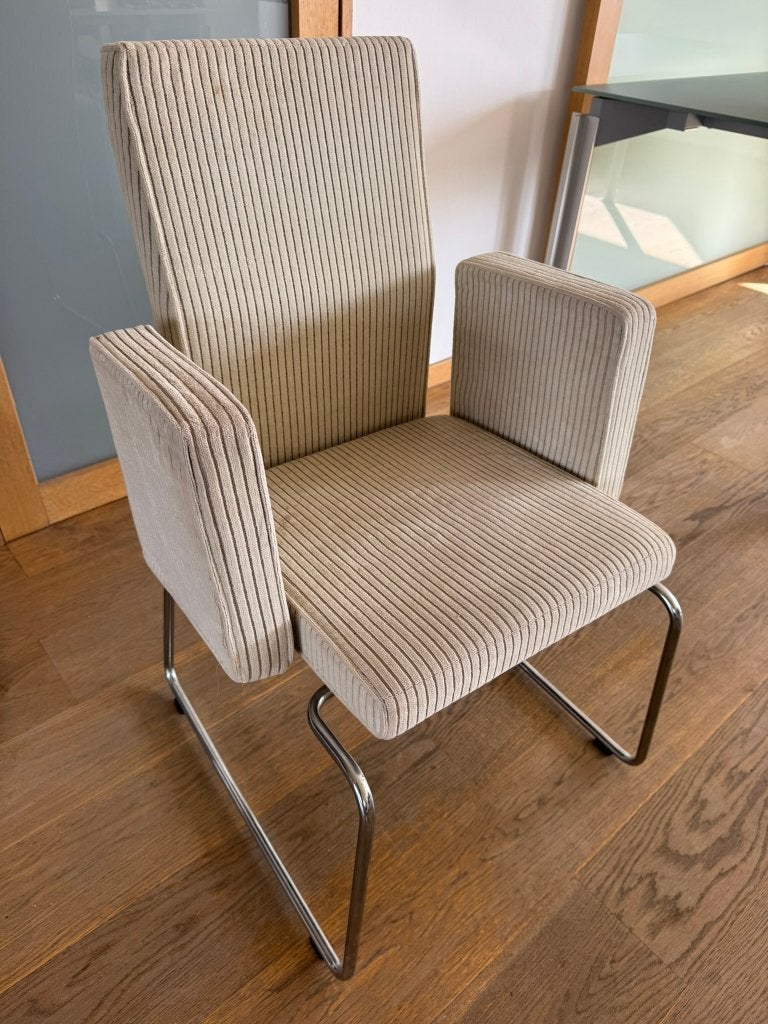 Bulo Pub & Club sledestoel ribfluwelen bekleding, Huis en Inrichting, Fauteuils, Ophalen, Zo goed als nieuw, Overige materialen