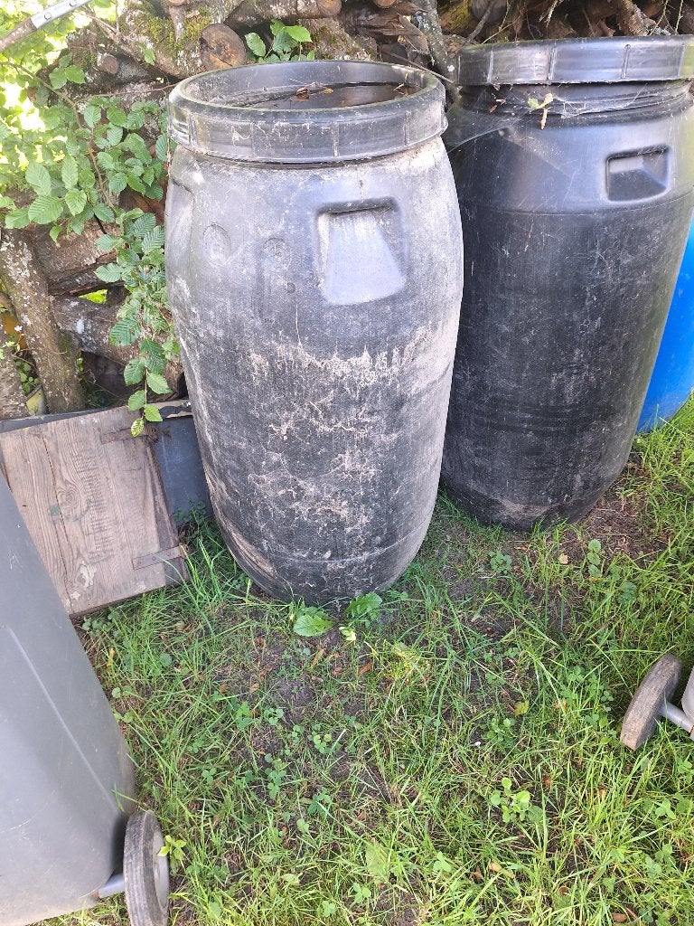 2 bidons de 200 lptres, Ophalen