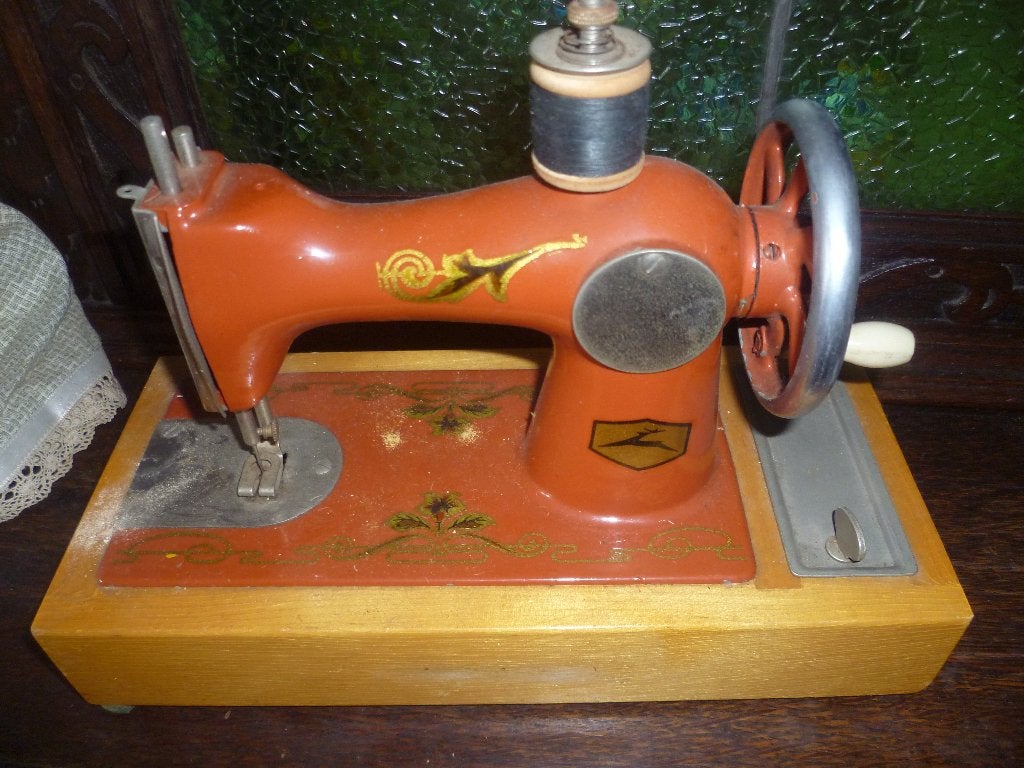 OUD KINDER NAAIMACHIENTJE, Ophalen