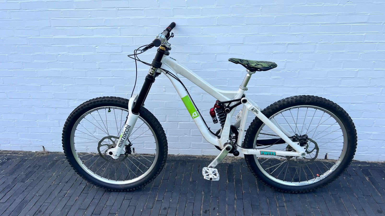 UMF downhill duncan L, Fietsen en Brommers, Ophalen, 20 tot 24 inch, Aluminium, Zo goed als nieuw