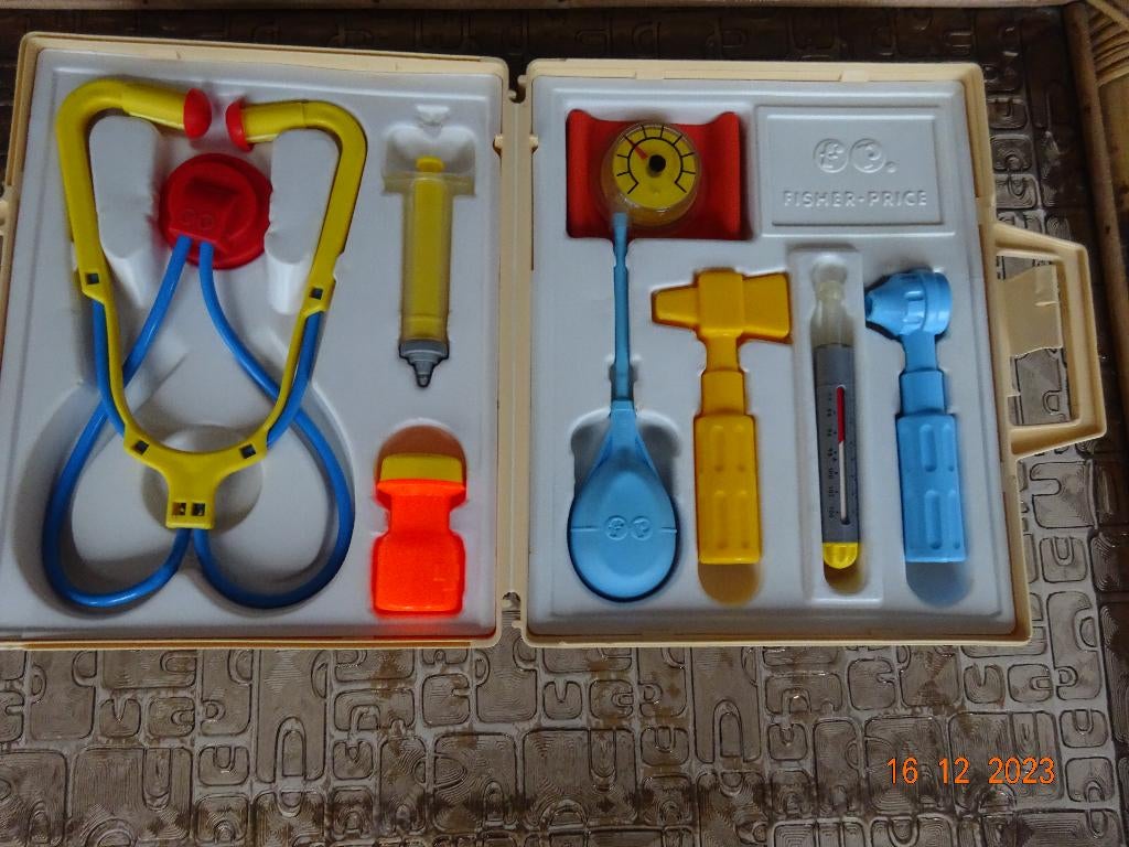 Vintage 1977 Fisher Price Medical Kit*COMPLEET*, Enfants & Bébés, Jouets | Fisher-Price, Enlèvement ou Envoi