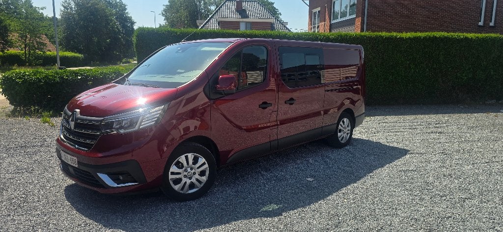Renault trafic 2.0 grand confort L2H1 2023, 5 deurs, Particulier, 125 kW, Te koop