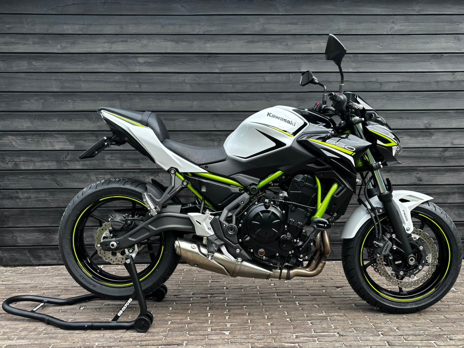 Z650 nieuwstaat met garantie, Motoren, Bedrijf, Motorrijbewijs A