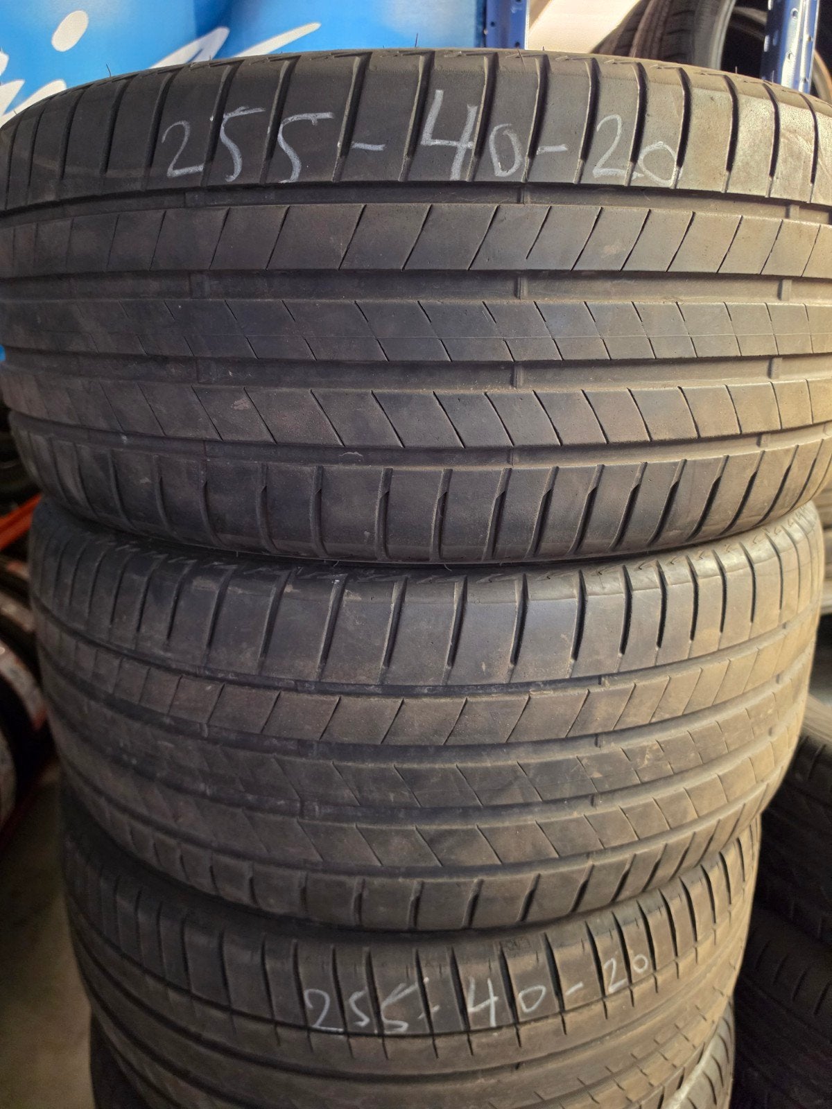 255/40 r20 Bridgestone 60€ per stuk met plaatsen, Ophalen of Verzenden