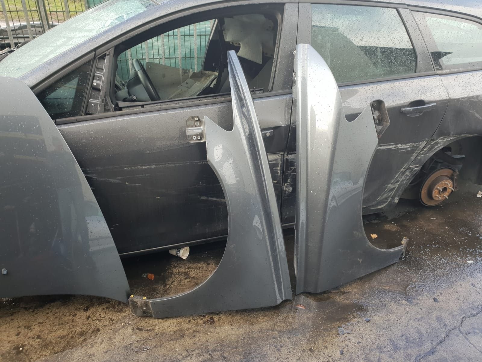 VOLVO V50 VOORSCHERMEN BJ 2006 TOT 2009, Auto-onderdelen, Gebruikt, -, -, Ophalen of Verzenden