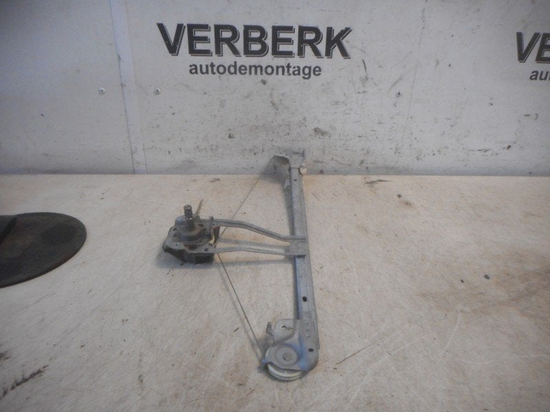 RAAMMECHANIEK HAND LINKS ACHTER Mercedes-Benz C (W202), Gebruikt, Mercedes-Benz, Dialog.mb@mercedes-benz.com, Mercedes-Benz AG