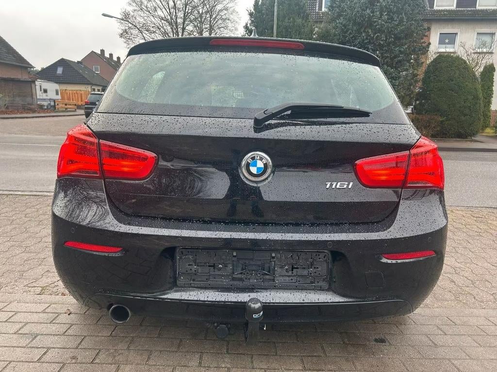 BMW f20 116i, Auto's, BMW, Particulier, Benzine, Euro 6, 5 deurs, Handgeschakeld, Zwart, Zwart, Stof, Ophalen