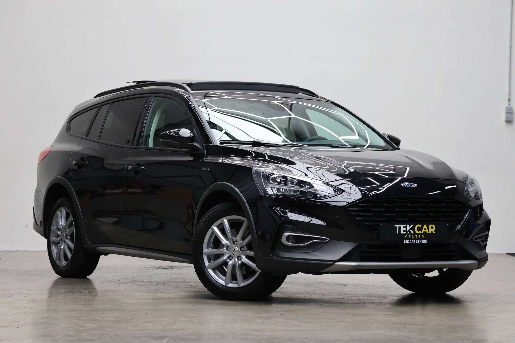 Ford Focus Active 1.0 EcoBoost Full Option 12M Garantie, Auto's, Stof, Gebruikt, Zwart, Bedrijf