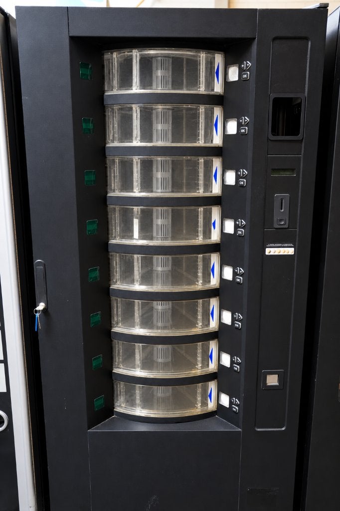 StarFood Vendingmachine - Zwarte automaat met 6 lagen, Zakelijke goederen, Ophalen of Verzenden, Gebruikt, Overige typen
