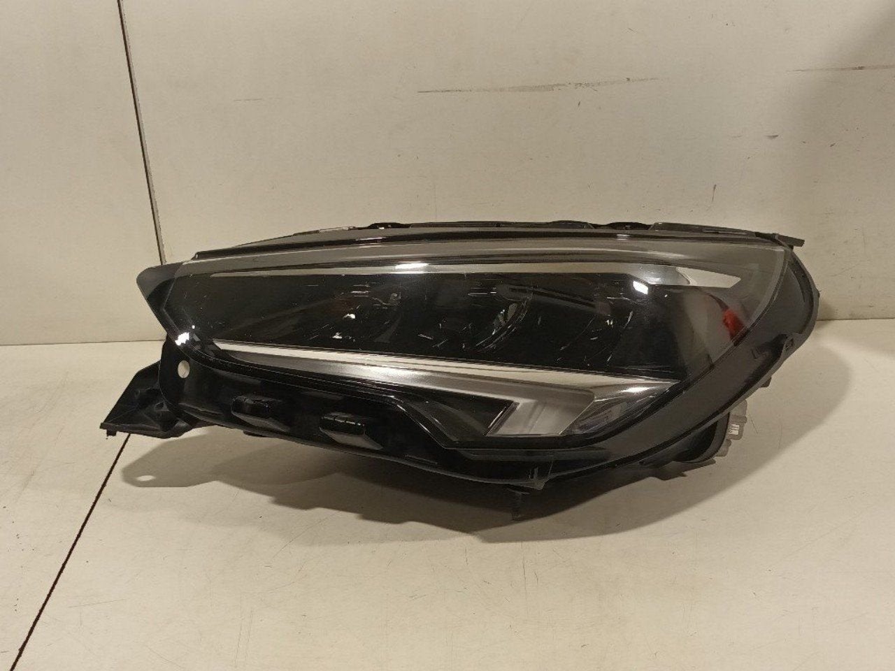 Koplamp links Opel Corsa, Auto-onderdelen, Onderdelen@venauto.nl, Van der Ven Autorecycling B.V., Gebruikt, Ettenseweg 76, 4706 PB Roosendaal, The Netherlands