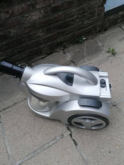 aspirateur sans sac comme neuf, Electroménager, Convient aux propriétaires d'animaux, Réservoir, Comme neuf, Enlèvement