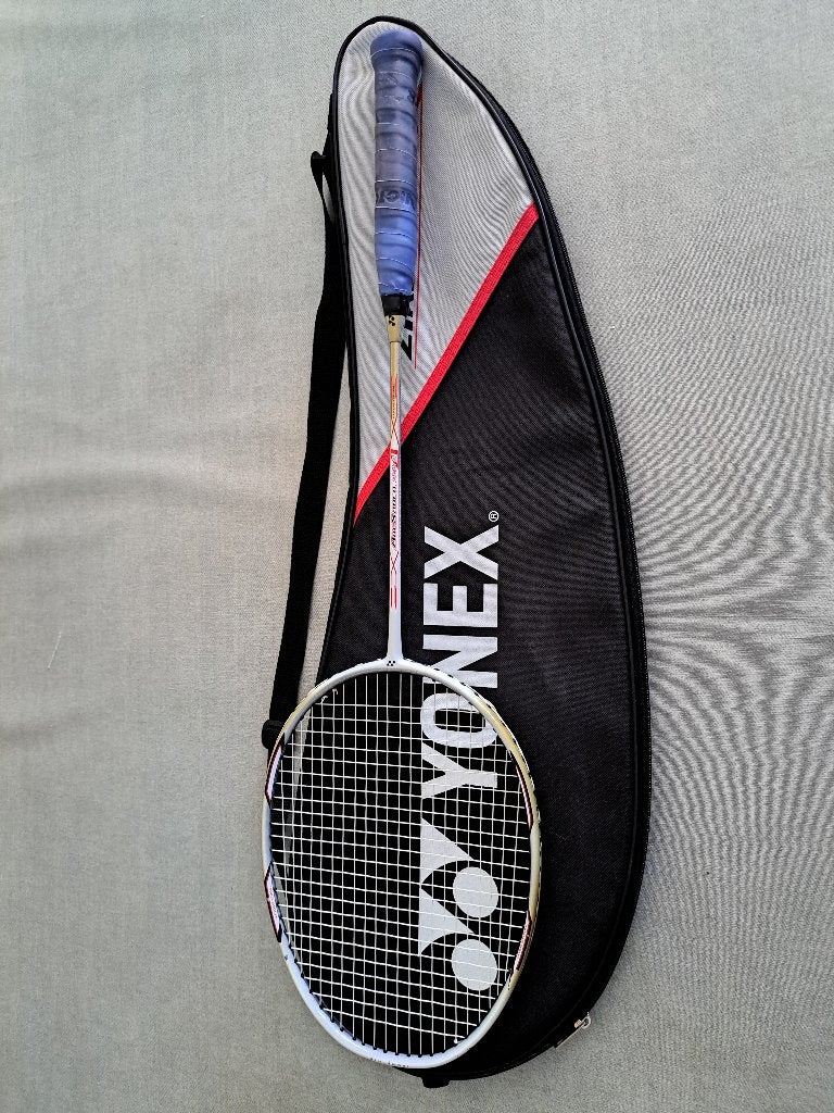 Yonex badmintonracket Muscle power 2 met hoes, Sport en Fitness, Ophalen, Gebruikt, Racket(s)