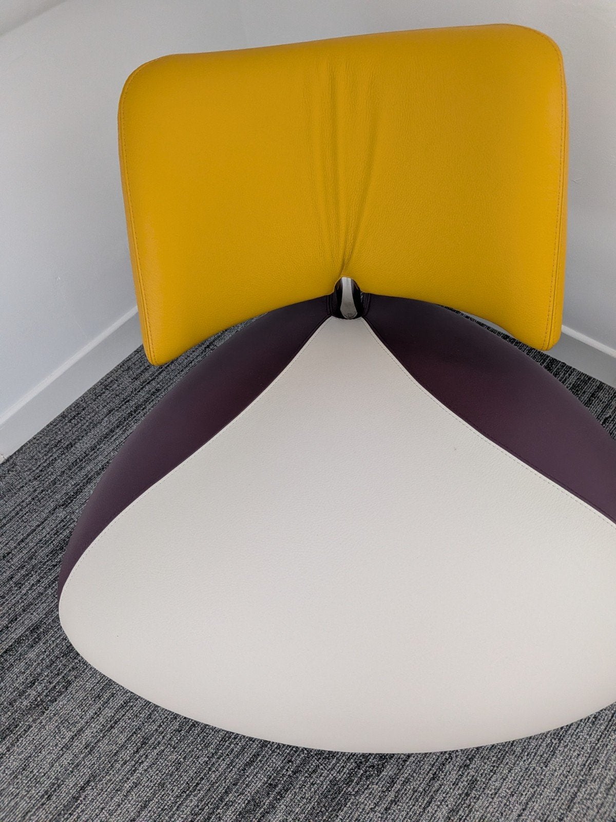 nieuwe designfauteuil Leolux Pallone, Huis en Inrichting, Ophalen