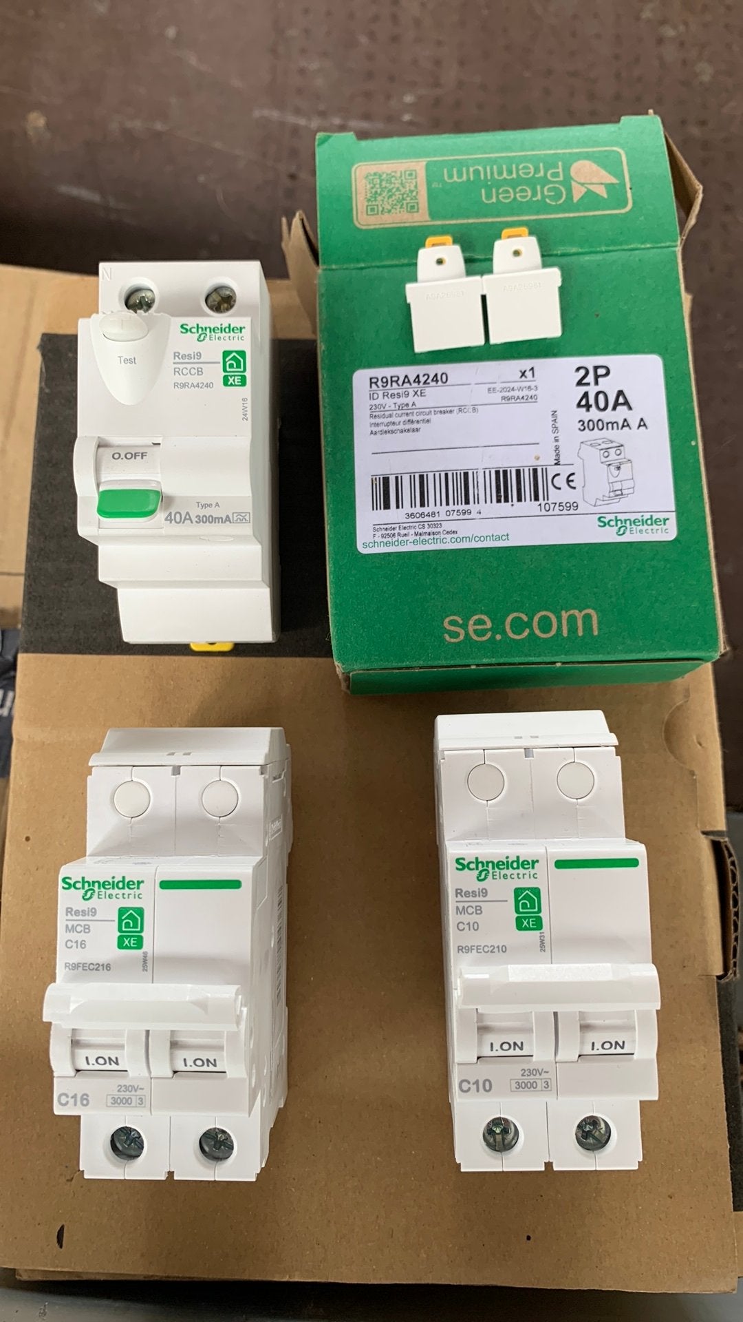 Schneider Electric Resi9 XE, Enlèvement, Neuf