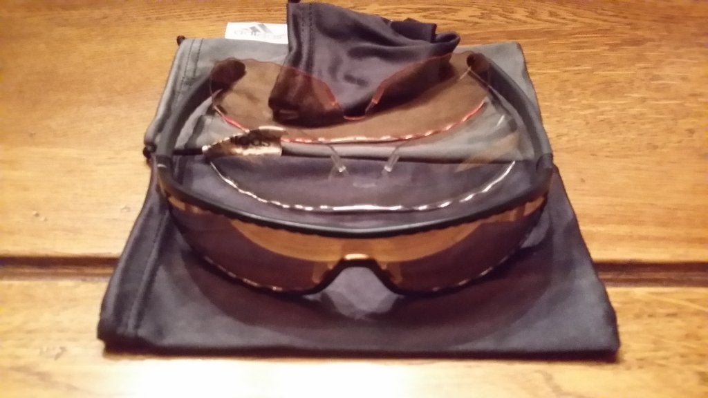 ADIDAS LUNETTES DE SOLEIL, Enlèvement, Comme neuf, Noir, Lunettes