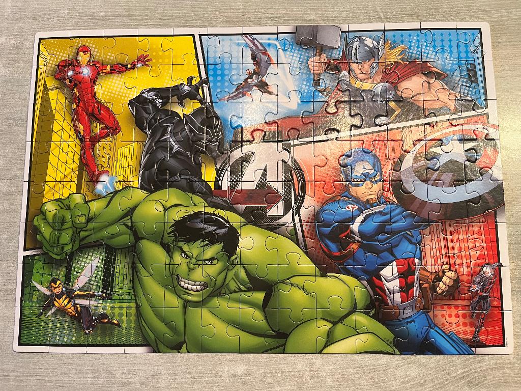 Puzzel Avengers 104 stuks, Ophalen of Verzenden, Meer dan 50 stukjes, Zo goed als nieuw, 6 jaar of ouder