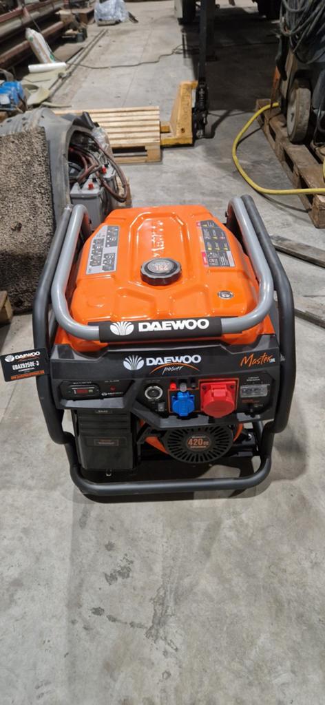 Nieuwe stroomgroep Daewoo 6,5kw 230V en 400V, Doe-het-zelf en Bouw, Aggregaten, Ophalen