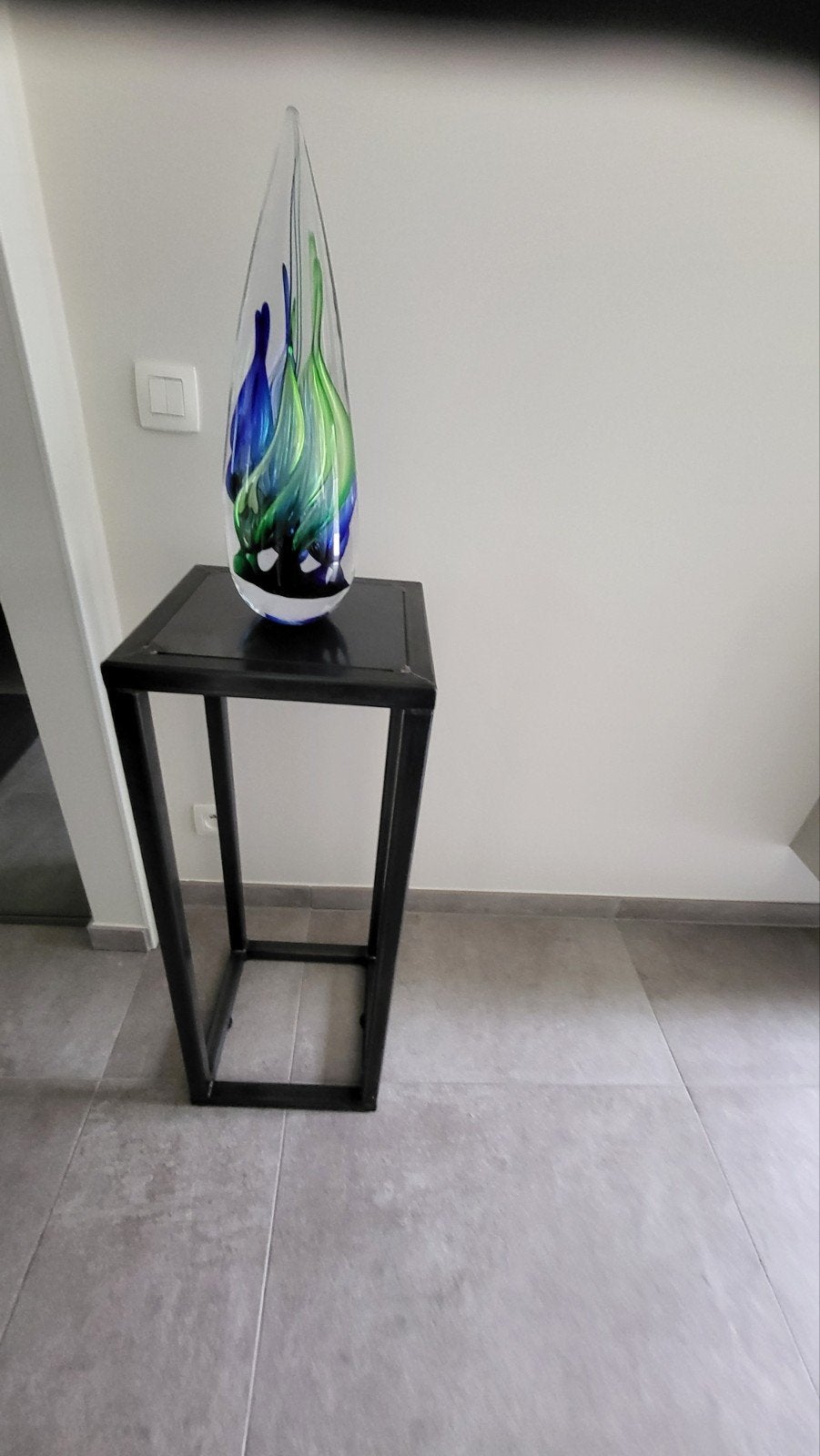 Zwarte metalen design sokkel, Ophalen