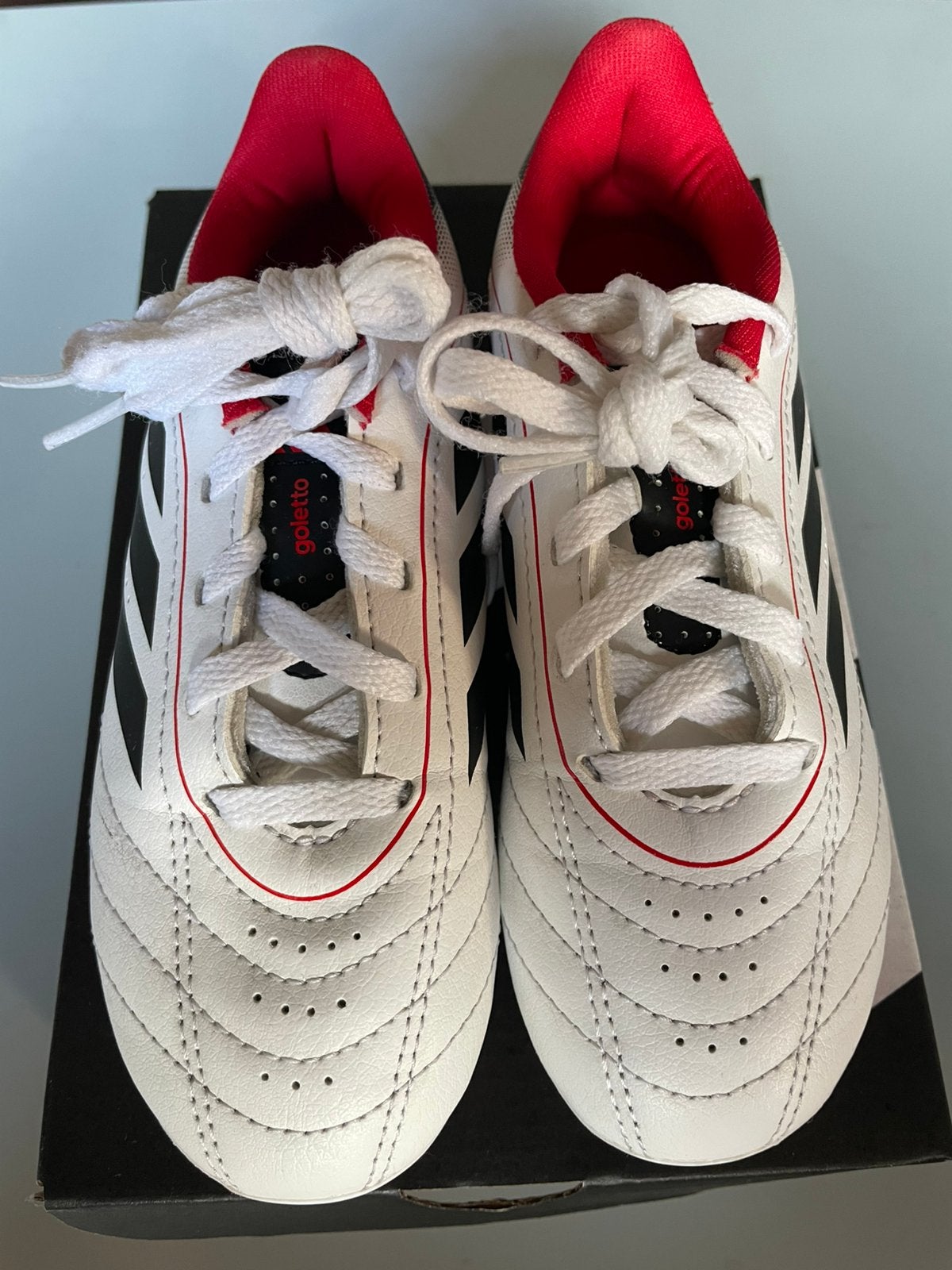 Kinder Voetbalschoenen adidas, Sport en Fitness, Voetbal, Ophalen, Zo goed als nieuw