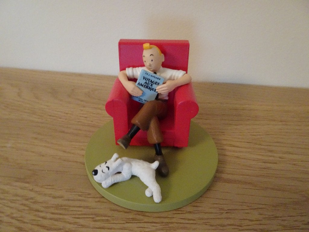 Kuifje plastic podiumdoos - Zittend in zijn fauteuil, Ophalen of Verzenden, Kuifje, Zo goed als nieuw, Beeldje of Figuurtje