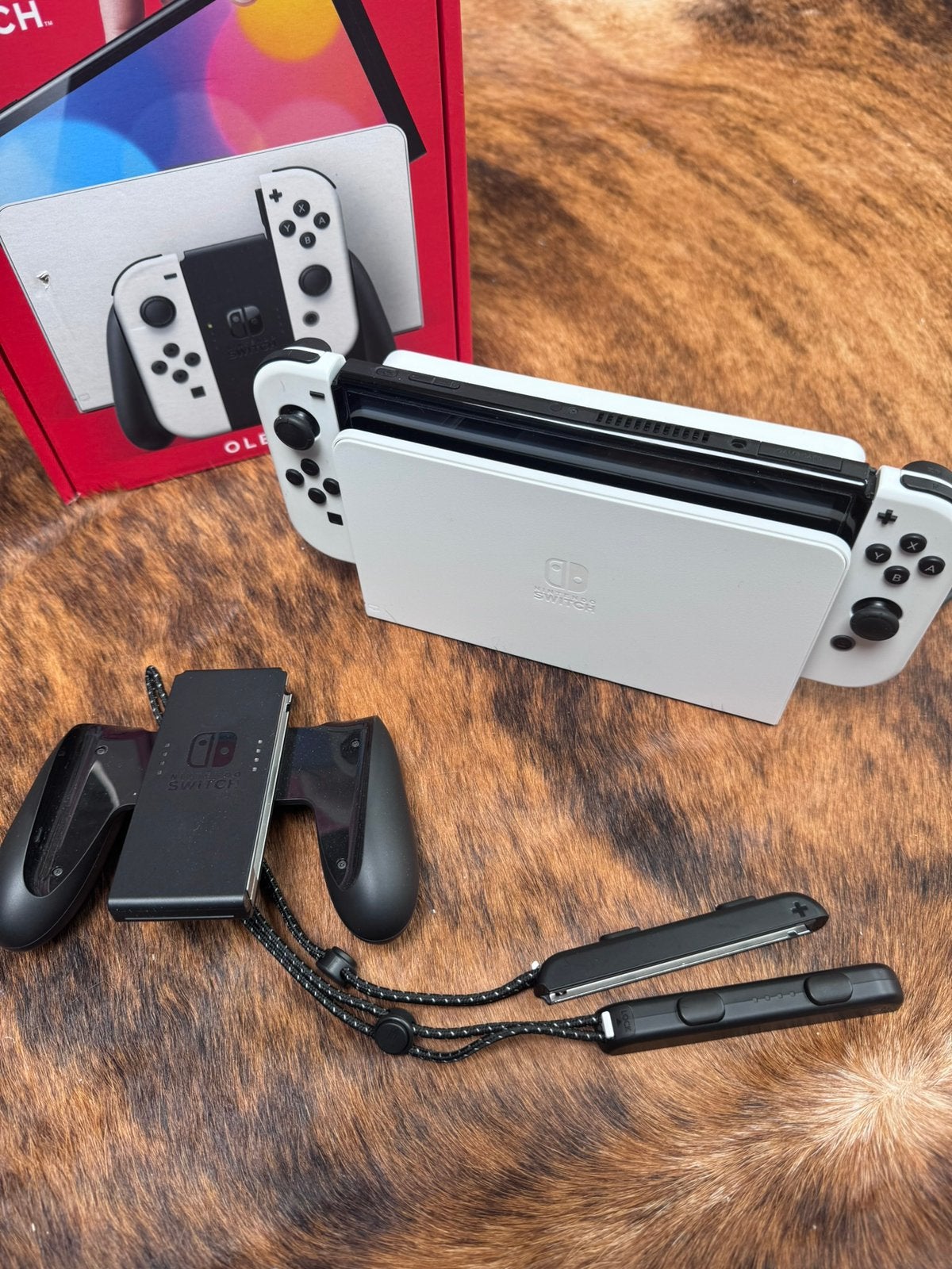 Nintendo Switch OLED wit, Games en Spelcomputers, Spelcomputers | Nintendo Switch, Switch OLED, Met games, Met 2 controllers, Ophalen of Verzenden