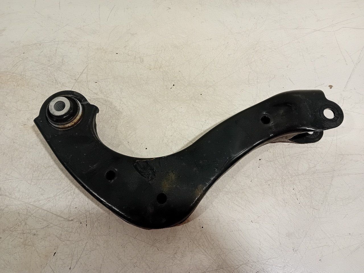 Draagarm links achter boven Lexus ES, Onderdelen@venauto.nl, Van der Ven Autorecycling B.V., Gebruikt, Ettenseweg 76, 4706 PB Roosendaal, The Netherlands
