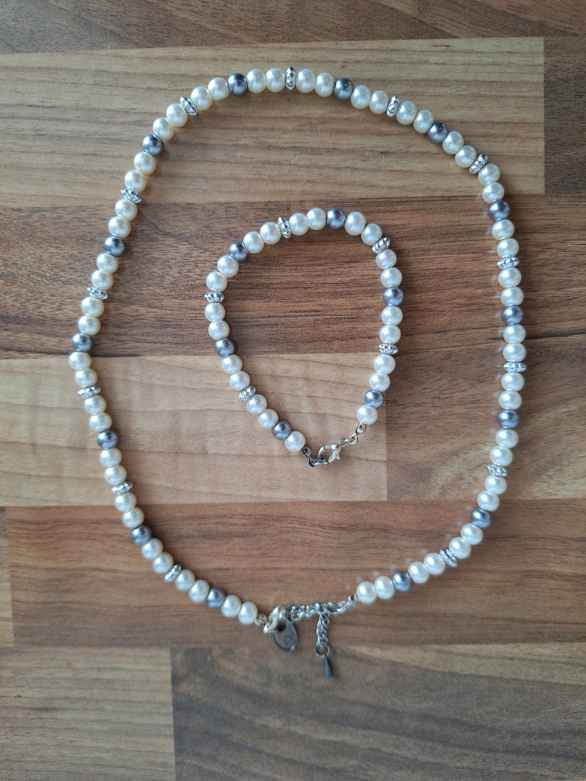 VOLLEDIG NIEUW parelketting met bijpassende armband, Ophalen, Nieuw, Wit