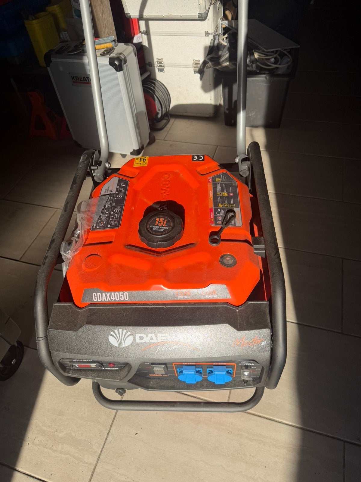 Groupe électrogène Daewoo 2800W / 2500W – NEUF, Bricolage & Construction, Enlèvement, Neuf