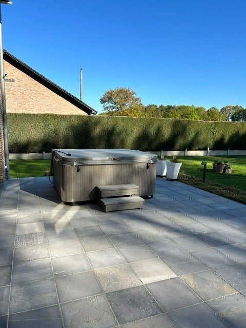 Hotspring Jacuzzi, Tuin en Terras, Bubbelbaden en Hottubs, Ophalen, Gebruikt, Pomp, Vast