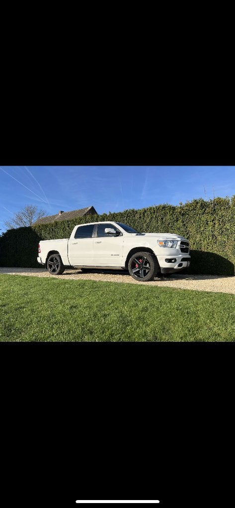 Dodge Ram 1500 V8, Auto's, Dodge, Particulier, RAM 1500, 4x4, ABS, Achteruitrijcamera, Airbags, Airconditioning, Alarm, Android Auto