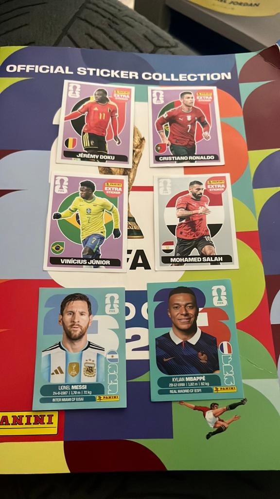 4 extra kaarten plus Messi Mbappé, Hobby en Vrije tijd, Ophalen, Zo goed als nieuw