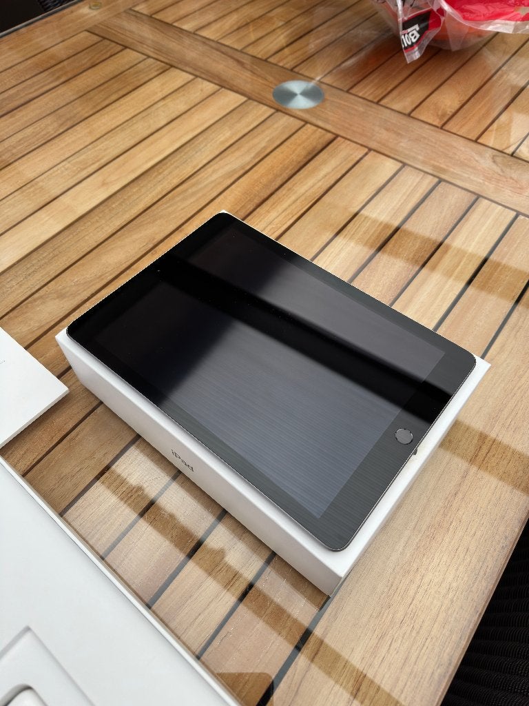 Ipad 6de generatie, Computers en Software, Apple iPads, Gebruikt, Apple iPad, Wi-Fi, 32 GB, Grijs, Ophalen of Verzenden