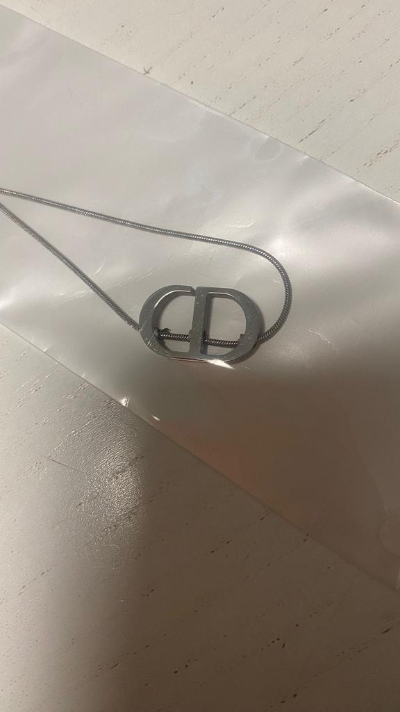 Collier Christian Dior, Bijoux, Sacs & Beauté, Colliers, Enlèvement, Neuf, Gris, Argent