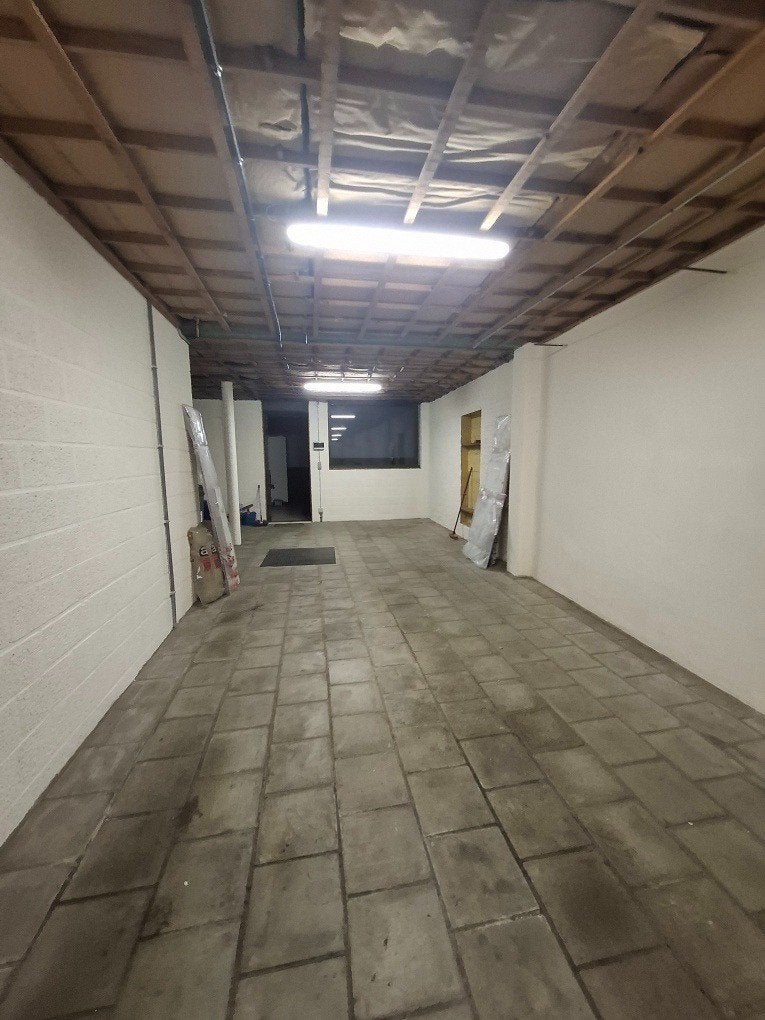 Magazijn TE HUUR gelegen te BORGERHOUT, Anvers (ville)