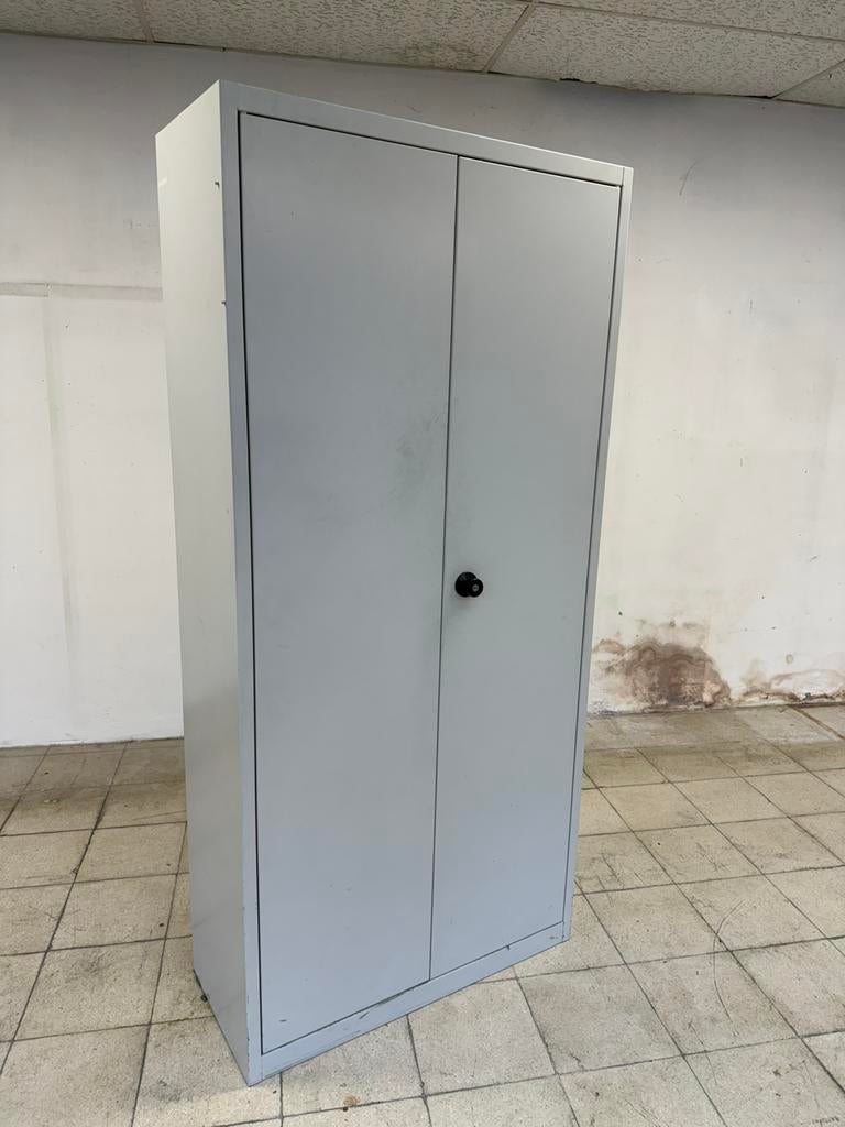 Dossierkast met 4 legplanken., Huis en Inrichting, Kasten | Roldeurkasten en Archiefkasten, Ophalen, Zo goed als nieuw, Metaal