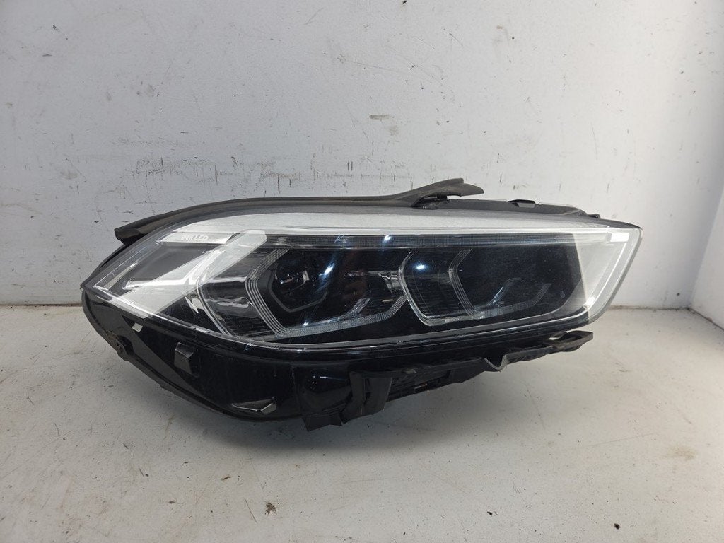 KOPLAMP RECHTS 1 serie (F40) (|63119448096|63119482808|), Gebruikt, Valeo, 100, rue de Courcelles
75017  Paris, FR, BMW