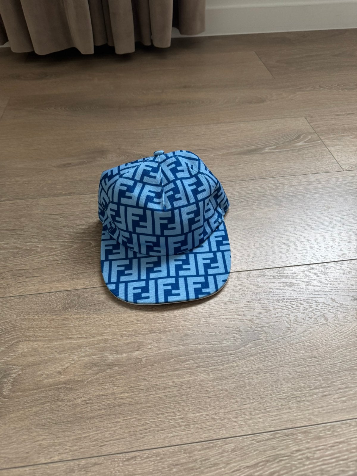 Fendi pet blauw, Ophalen, Nieuw, Pet
