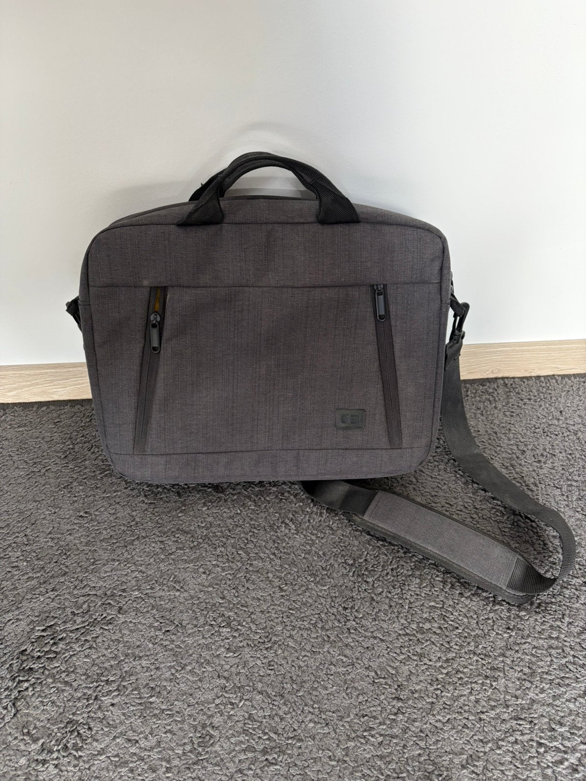 Laptop case Logic, Informatique & Logiciels, Enlèvement ou Envoi, 13 pouces, Comme neuf, Case Logic