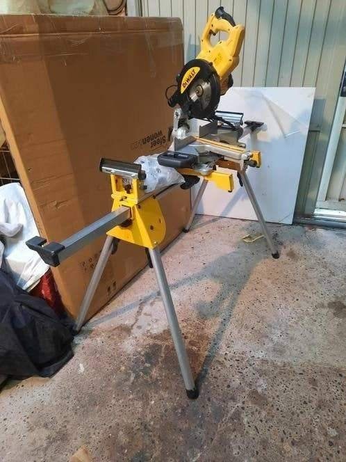 Scie à tronçonner Dewalt des 774Qs, y compris les inc7024 xj, Bricolage & Construction, Outillage | Scies mécaniques, 70 mm ou plus