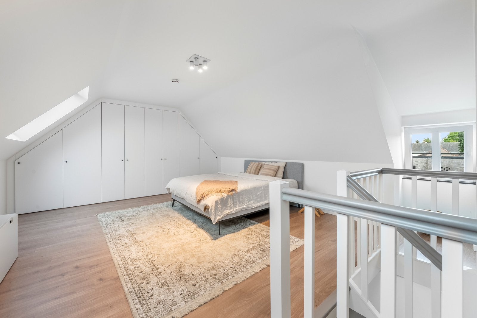 Lit double Beter Bed avec matelas en mousse