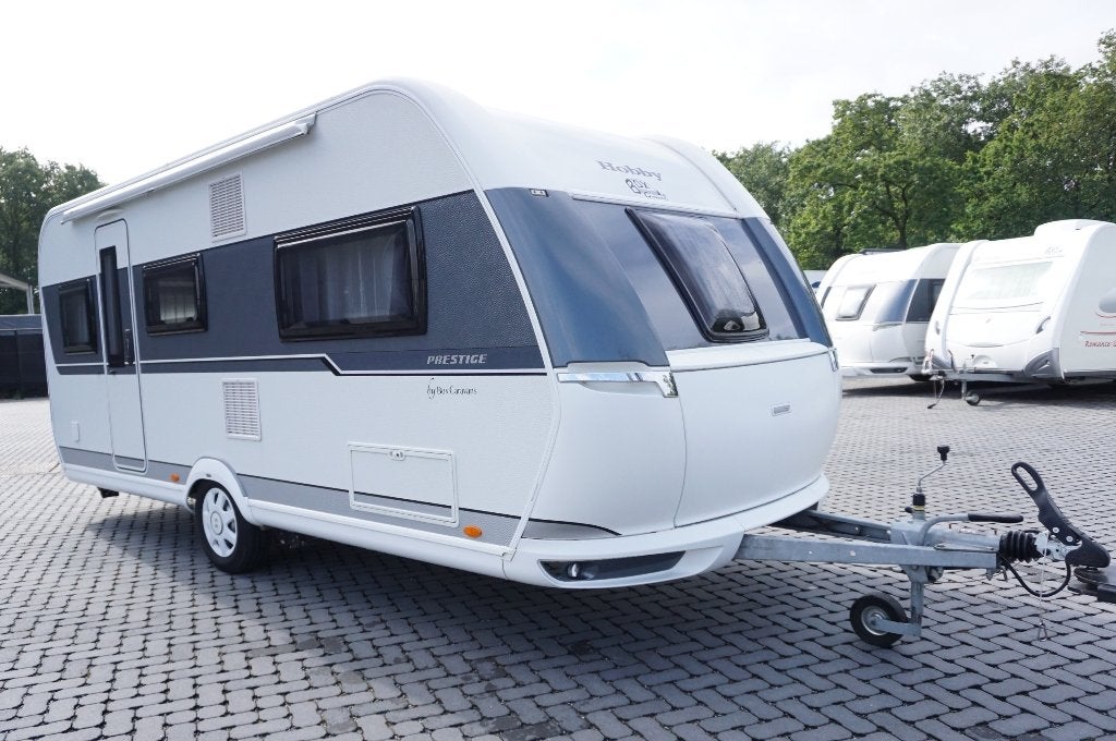 Joli Hobby pour 4 pers.avec déménageur, auvent, tente, siège, Caravanes & Camping, Caravanes, Entreprise, jusqu'à 4, Banquette en rond
