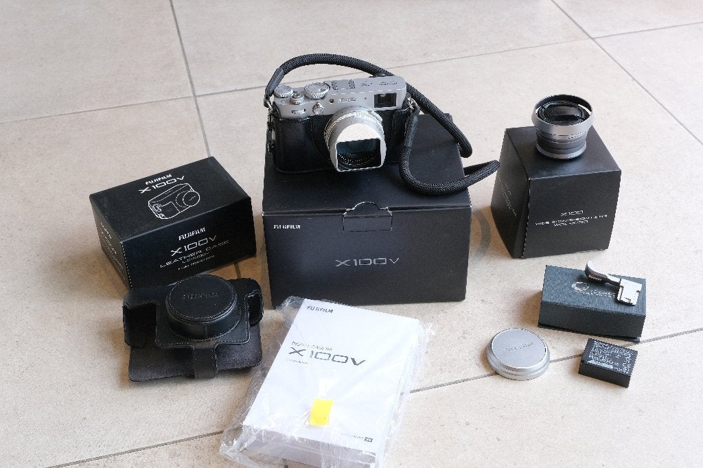 Te koop Fuji X100 V + WCL X 100, Ophalen, Zo goed als nieuw, 2 GB of meer, Overige merken