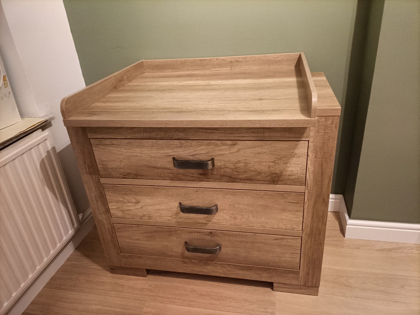 Complete Kidsmill Brent babykamer in Oldwood, Kinderen en Baby's, Kinderkamer | Commodes en Kasten, Commode, Ophalen
