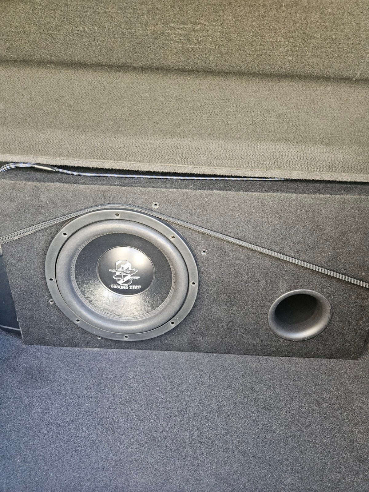 Ground zero  subwoofer 800w rms, Ophalen
