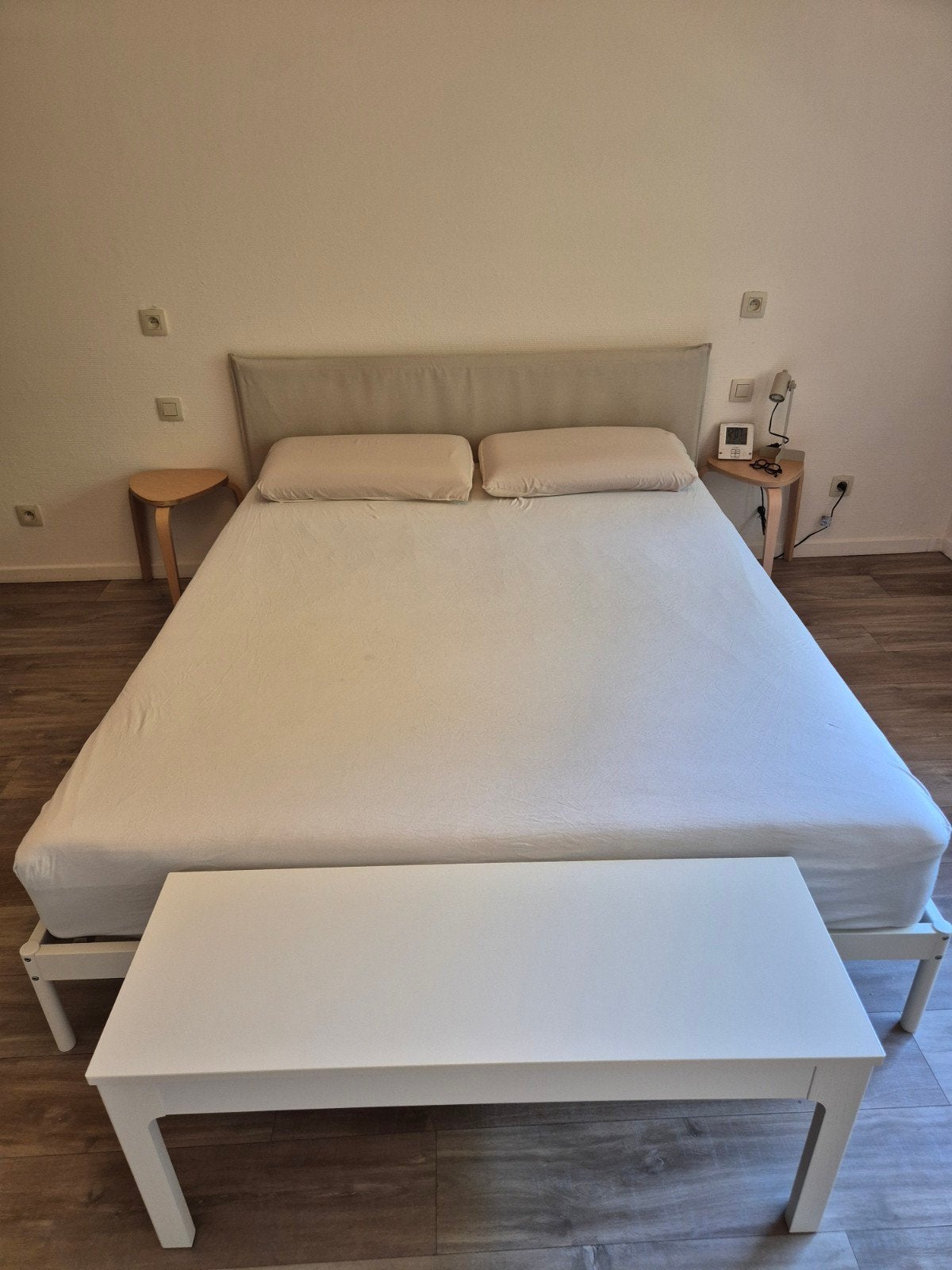 IKEA bed 160200 te koop — compleet of apart — Excellen, Huis en Inrichting, Slaapkamer | Bedden, Ophalen, Wit, Zo goed als nieuw