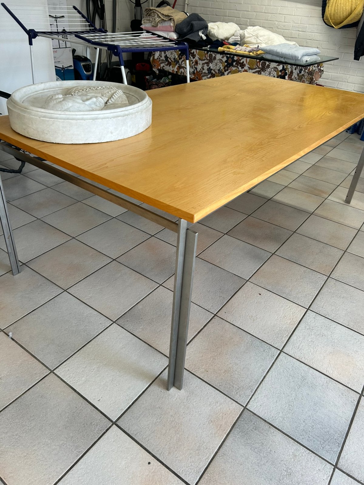 Poul Kjaerholm conferencie tafel, Ophalen, Tafel